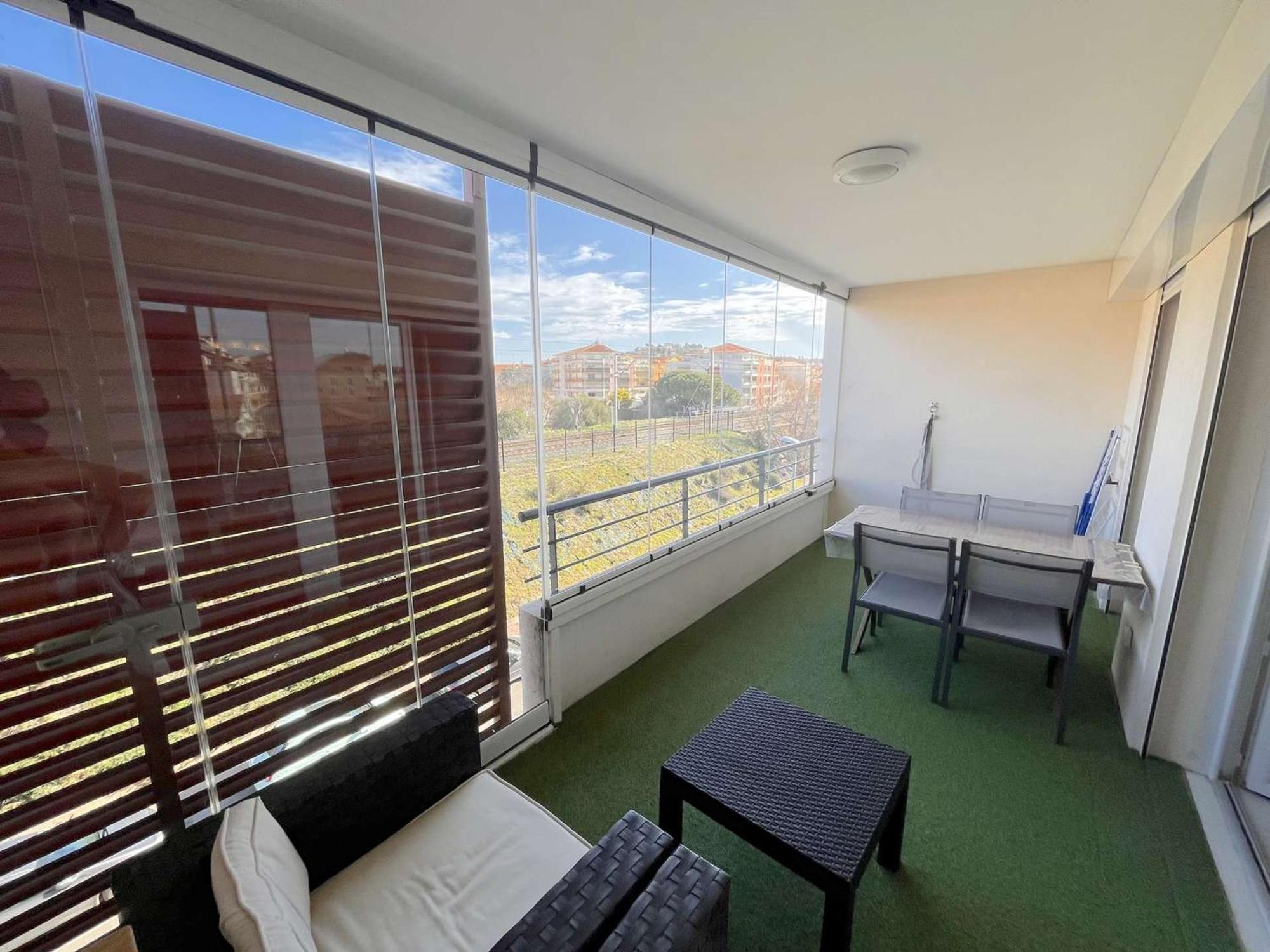 Spacieux 3 Pieces Avec Terrasse, Piscine Et Garage, A 2 Pas De La Plage - Saint Raphael - Fr-1-226A-274 Exterior foto